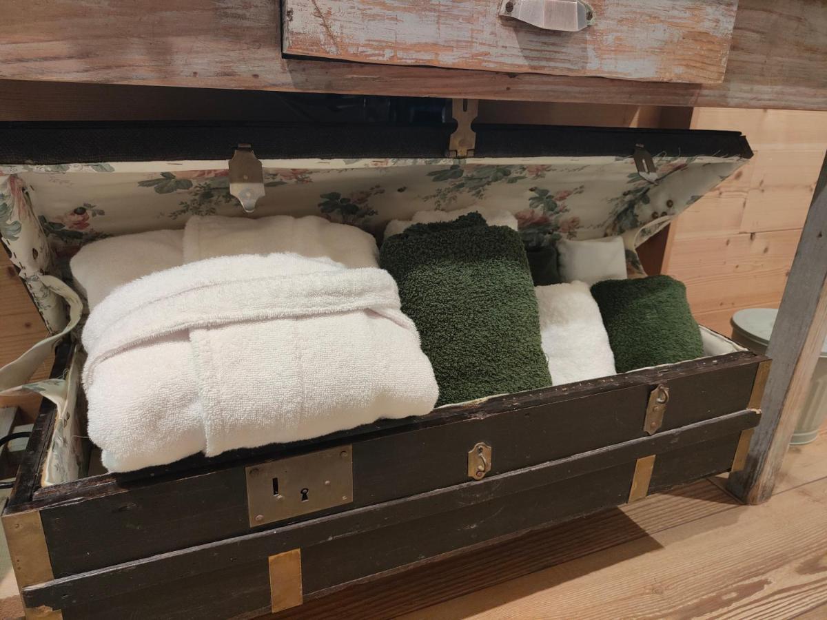 Chambre Trefle Entremont エクステリア 写真